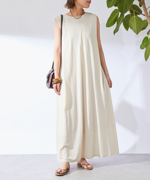 un dix cors(アンディコール)の「2WAY肩タックノースリワンピース(ワンピース・レディース・ブラック/ライトベージュ・FREE)」の2枚目の写真