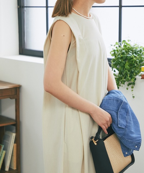un dix cors(アンディコール)の「2WAY肩タックノースリワンピース(ワンピース・レディース・ブラック/ライトベージュ・FREE)」の19枚目の写真