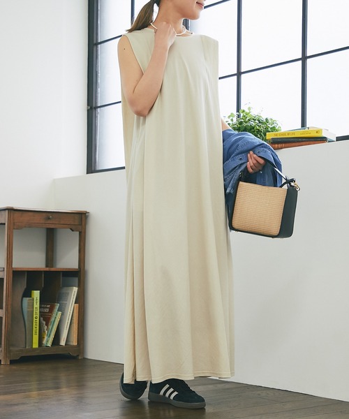 un dix cors(アンディコール)の「2WAY肩タックノースリワンピース(ワンピース・レディース・ブラック/ライトベージュ・FREE)」の17枚目の写真