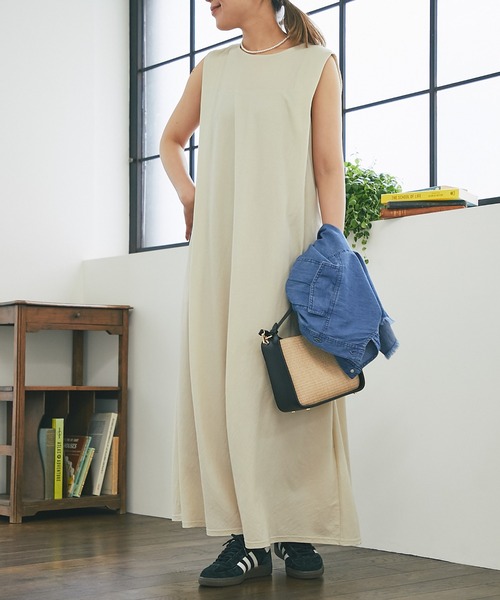 un dix cors(アンディコール)の「2WAY肩タックノースリワンピース(ワンピース・レディース・ブラック/ライトベージュ・FREE)」の13枚目の写真