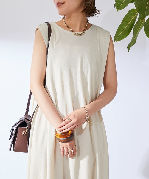 un dix cors(アンディコール)の「2WAY肩タックノースリワンピース(ワンピース・レディース・ブラック/ライトベージュ・FREE)」の3枚目の写真