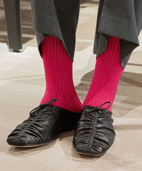 green label relaxing(グリーンレーベルリラクシング)の「<MAEE>コンプレッションソックス(コットンリブ)/ 着圧ソックス / 靴下(ソックス/靴下・レディース・グレー/ブラウン/ワインレッド/ブラック/ライトグレー/ホワイト/レッド/マスタード/ダークグレー/ライトブルー/モカ/ピンク/ライラック・FREE)」の19枚目の写真