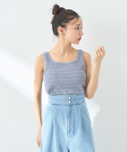 earth music&ecology（アースミュージックアンドエコロジー）の「シャーリングタンクトップ（インナーウェア/肌着・レディース・オフホワイト/ブラック/サックスブルー/ピンク/ベージュ・S/M）」の13枚目の写真