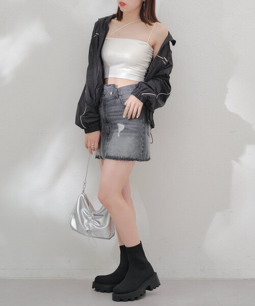 Chico（チコ）の「【WEB限定サイズ有/3サイズ展開】ベアカップ3WAYキャミ（キャミソール・レディース・ホワイト/ベージュ/シルバー/ブラック・0/1/2）」の6枚目の写真