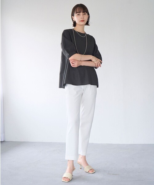 UNFILO(アンフィーロ)の「リネンレーヨン フォルムブラウス(シャツ/ブラウス・レディース・グリーン系/ブラック系/ホワイト系/グレー系・SMALL/MEDIUM)」の10枚目の写真