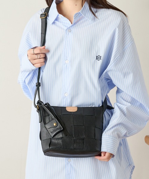 toleur(トーラ)の「【toleur】カウレザー太メッシュショルダー 11871 ※(ショルダーバッグ・レディース・ブラック/キャメル/グレイッシュベージュ・FREE)」の2枚目の写真