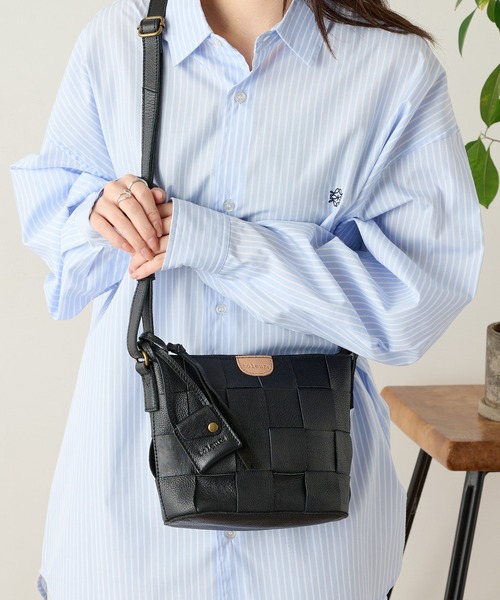 toleur(トーラ)の「【toleur】カウレザー太メッシュショルダー 11871 ※(ショルダーバッグ・レディース・ブラック/キャメル/グレイッシュベージュ・FREE)」の19枚目の写真