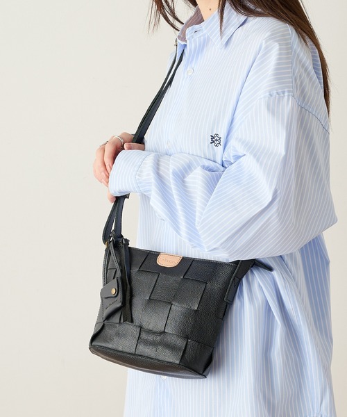 toleur(トーラ)の「【toleur】カウレザー太メッシュショルダー 11871 ※(ショルダーバッグ・レディース・ブラック/キャメル/グレイッシュベージュ・FREE)」の18枚目の写真