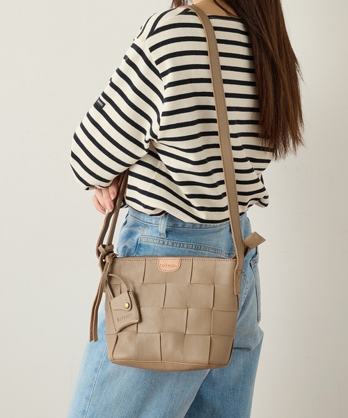 toleur(トーラ)の「【toleur】カウレザー太メッシュショルダー 11871 ※(ショルダーバッグ・レディース・ブラック/キャメル/グレイッシュベージュ・FREE)」の13枚目の写真
