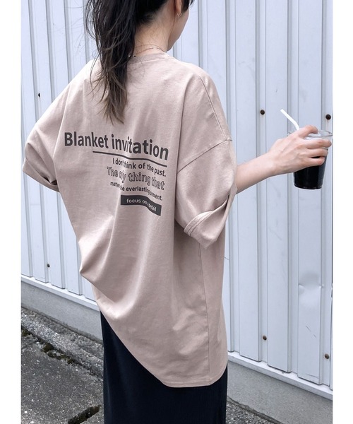 reca（レカ）の「バックロゴプリントＴシャツ（Tシャツ/カットソー・レディース・ブラック/ピンク系その他/オフホワイト/グリーン系その他・FREE）」の4枚目の写真