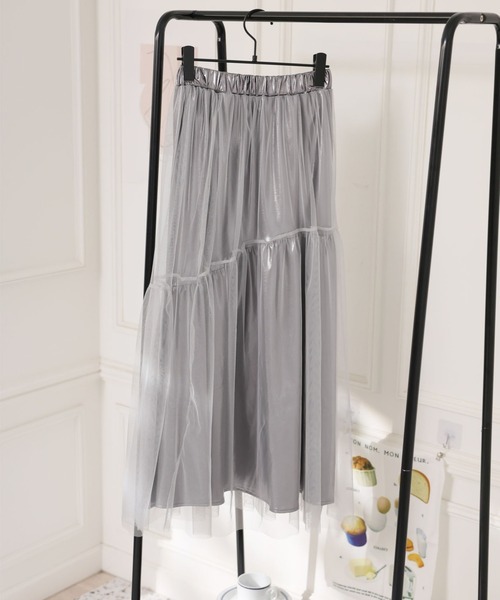 LAFFMO(ラフモ)の「メタリックチュールギャザースカート(スカート・レディース・グレー/シルバー/ブラック・F)」の3枚目の写真