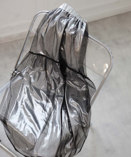 LAFFMO(ラフモ)の「メタリックチュールギャザースカート(スカート・レディース・グレー/シルバー/ブラック・F)」の6枚目の写真