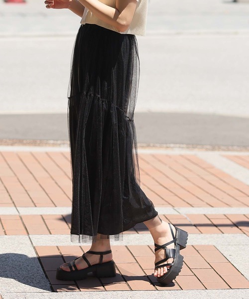 LAFFMO(ラフモ)の「メタリックチュールギャザースカート(スカート・レディース・グレー/シルバー/ブラック・F)」の12枚目の写真