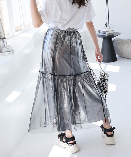 LAFFMO(ラフモ)の「メタリックチュールギャザースカート(スカート・レディース・グレー/シルバー/ブラック・F)」の8枚目の写真