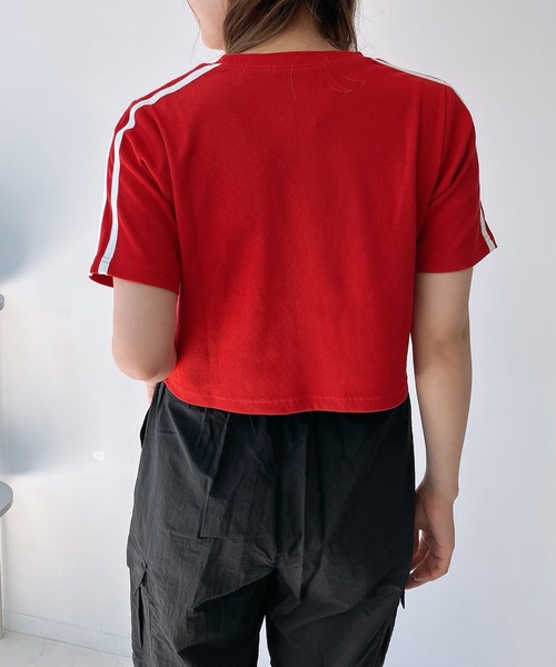 AS KNOW AS plus(アズノゥアズプラス)の「◎ロゴ刺繍 袖ラインテレコスポーツTシャツ ゲームシャツ(Tシャツ/カットソー・レディース・チャコールグレー/レッド/イエロー/グリーン/オートミール・FREE)」の20枚目の写真