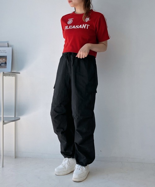 AS KNOW AS plus(アズノゥアズプラス)の「◎ロゴ刺繍 袖ラインテレコスポーツTシャツ ゲームシャツ(Tシャツ/カットソー・レディース・チャコールグレー/レッド/イエロー/グリーン/オートミール・FREE)」の16枚目の写真
