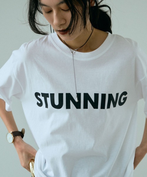 marjour（マージュール）の「STUNNING TEE（Tシャツ/カットソー・レディース・ブラック/ベージュ・フリー）」の2枚目の写真