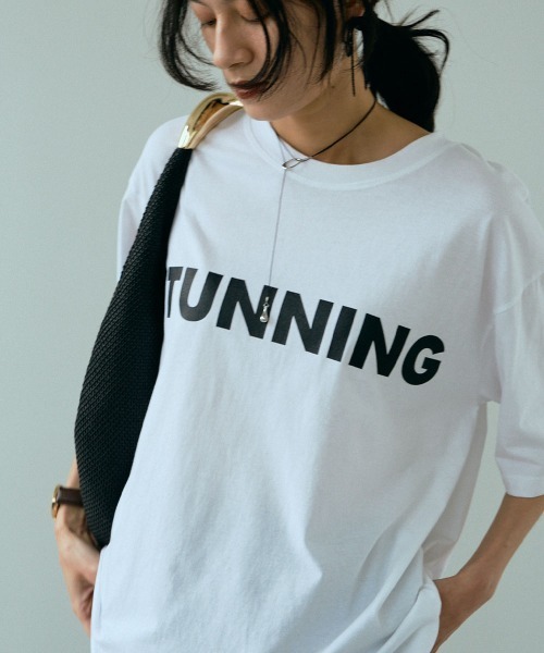 marjour（マージュール）の「STUNNING TEE（Tシャツ/カットソー・レディース・ブラック/ベージュ・フリー）」の16枚目の写真