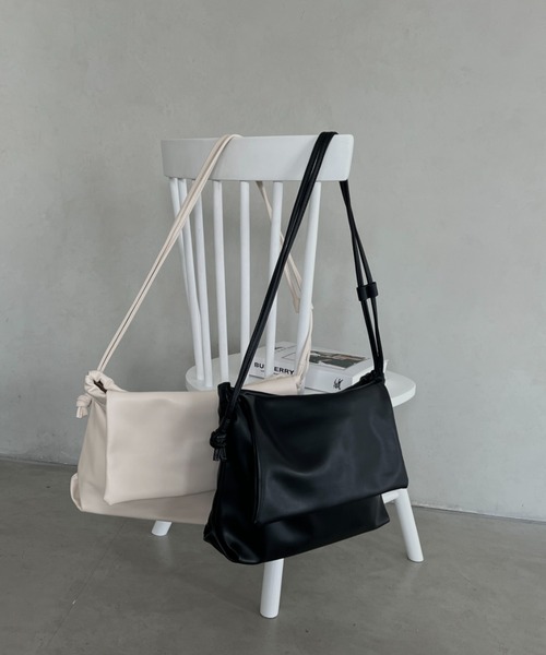 セール】PU A4収納可能 2WAYフラップバッグ（ショルダーバッグ