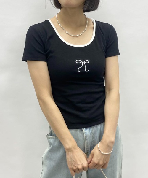 mebole（メボレ）の「Uネック 刺繍リボントップス（Tシャツ/カットソー・レディース・ホワイト/ブルー/ブラック・FREE）」の6枚目の写真