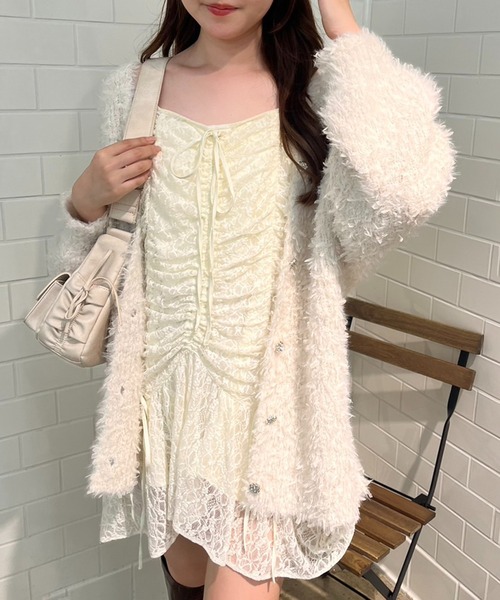 one after another NICE CLAUP(ワンアフターアナザーナイスクラップ)の「キラキラボタンチュールフェザーロングカーディガン(カーディガン/ボレロ・レディース・ラベンダー/ブラウン/アイボリー/チャコールグレー・FREE)」の6枚目の写真