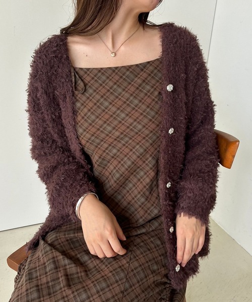 one after another NICE CLAUP(ワンアフターアナザーナイスクラップ)の「キラキラボタンチュールフェザーロングカーディガン(カーディガン/ボレロ・レディース・ラベンダー/ブラウン/アイボリー/チャコールグレー・FREE)」の13枚目の写真