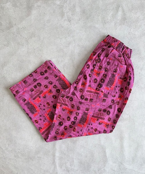 A BOND（アボンド）の「タックイージーパンツ/おとな（その他パンツ・レディース・イエロー/レッド/オフホワイト/パープル/ライトブルー・160cm/170cm）」の3枚目の写真