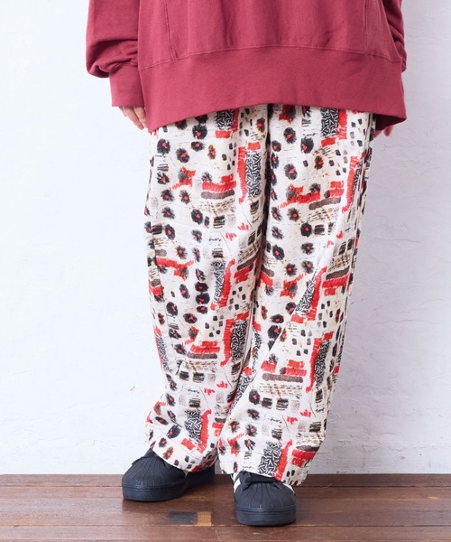 A BOND（アボンド）の「タックイージーパンツ/おとな（その他パンツ・レディース・イエロー/レッド/オフホワイト/パープル/ライトブルー・160cm/170cm）」の2枚目の写真