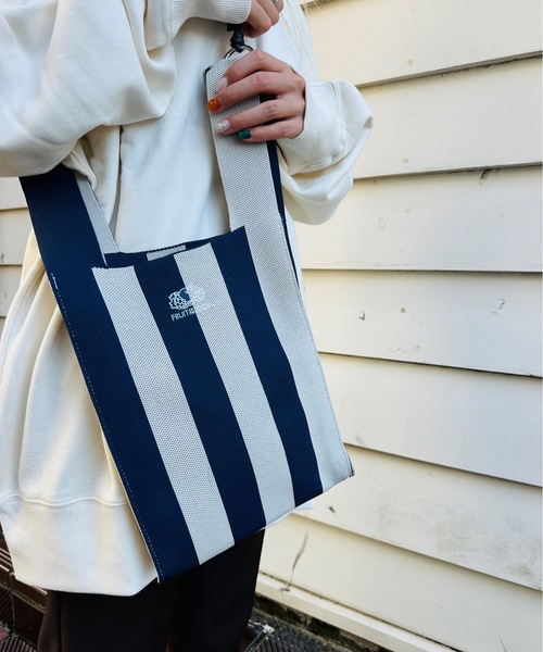 FRUIT OF THE LOOM（フルーツオブザルーム）の「FRUIT OF THE LOOM / FTL STRIPED MINI SHOULDER BAG / 80677600（ショルダーバッグ・レディース・サックスブルー/グリーン/レッド/ラベンダー/ネイビー・ONESIZE）」の3枚目の写真