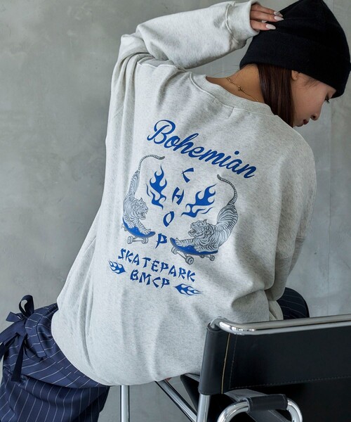 PUBLUX（パブリュクス）の「Bohemian Chop/ボヘミアンチョップ バックプリント 虎 スウェット　限定展開（スウェット・レディース・ネイビー/アッシュグレー/チャコールグレー・L/M/S）」の3枚目の写真