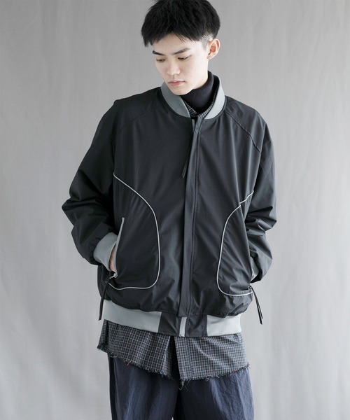 aimoha（アイモハ）の「【aimoha neo】Urban Explorer Bomber Jacket（ミリタリージャケット・メンズ・ベージュ/ブラック/グレー・MEDIUM/LARGE/X-LARGE/XX-LARGE/XXX-LARGE）」の6枚目の写真