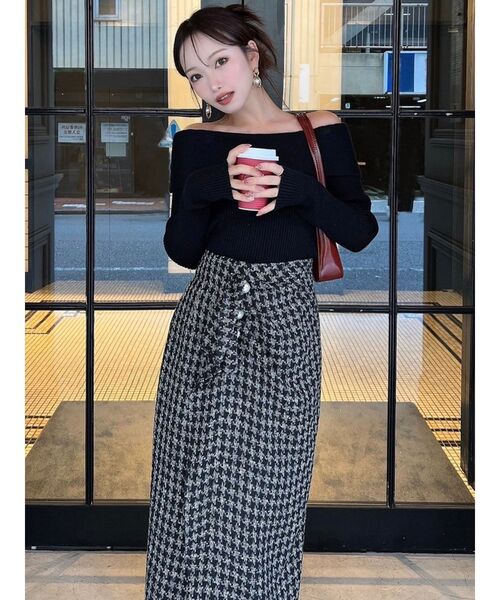 RESEXXY(リゼクシー)の「リブニットオフショルトップス(ニット/セーター・レディース・ブラック/ベージュ/ホワイト・FREE)」の5枚目の写真