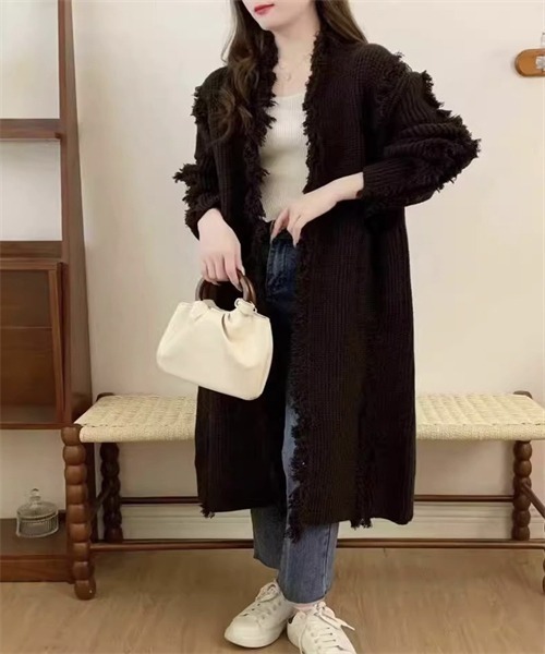 FREE STYLISTS(フリー スタイリスト)の「フリンジニットロングカーディガン(カーディガン/ボレロ・レディース・ブラック/カーキ/オフホワイト/グレー・FREE)」の3枚目の写真