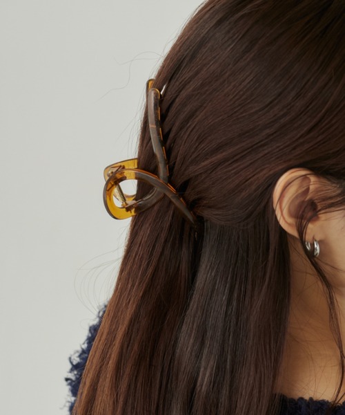 ciite'（シーテ）の「アクリルバンス クリップ（バレッタ/ヘアクリップ・レディース・グレー/ブラウン/アイボリー/カーキ・FREE）」の3枚目の写真