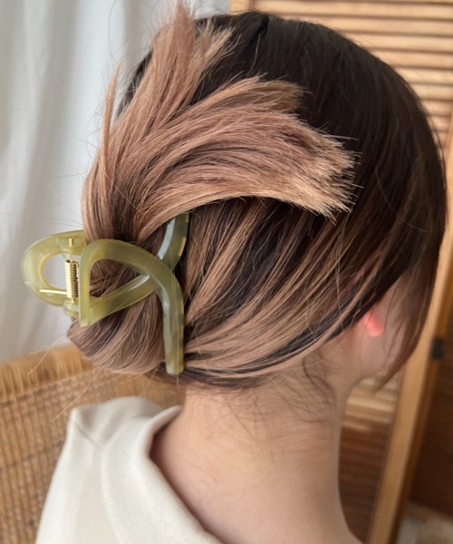 ciite'（シーテ）の「アクリルバンス クリップ（バレッタ/ヘアクリップ・レディース・グレー/ブラウン/アイボリー/カーキ・FREE）」の4枚目の写真