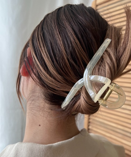ciite'（シーテ）の「アクリルバンス クリップ（バレッタ/ヘアクリップ・レディース・グレー/ブラウン/アイボリー/カーキ・FREE）」の13枚目の写真