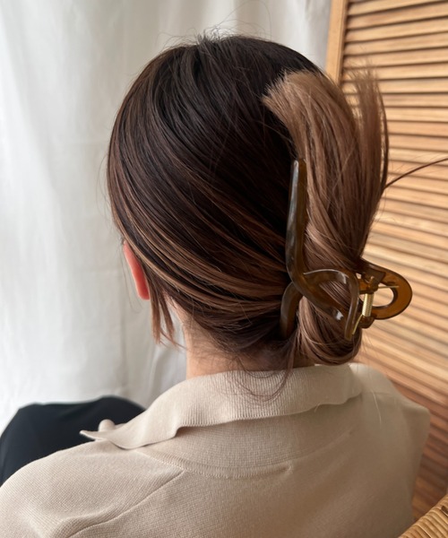 ciite'（シーテ）の「アクリルバンス クリップ（バレッタ/ヘアクリップ・レディース・グレー/ブラウン/アイボリー/カーキ・FREE）」の17枚目の写真