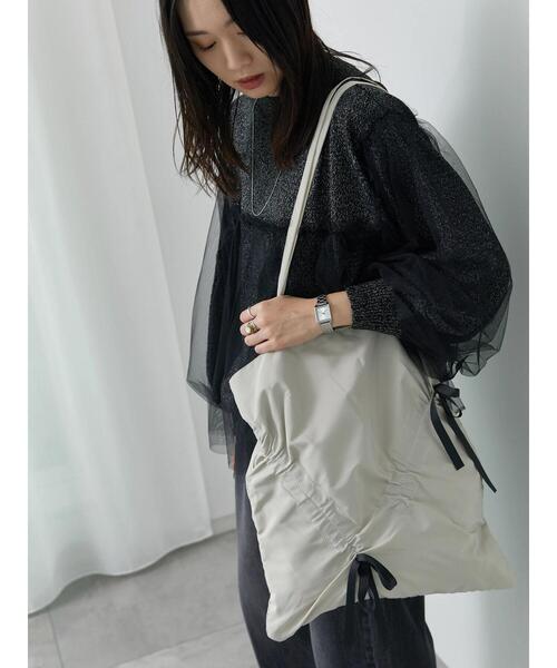 Samansa Mos2 blue（サマンサモスモスブルー）の「シャーリングリボントートバッグ（ハンドバッグ・レディース・パープル/ブラック/ライトベージュ・F）」の3枚目の写真