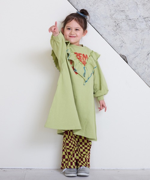 BIG FIELD（ビッグフィールド）の「裏毛Vフリルワンピース（ワンピース・キッズ・チャコール/イエロー/ラベンダー・90/100/110/120/130/140/150）」の13枚目の写真