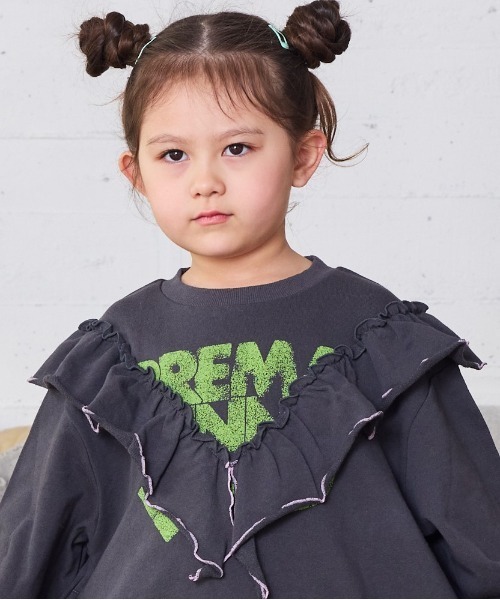 BIG FIELD（ビッグフィールド）の「裏毛Vフリルワンピース（ワンピース・キッズ・チャコール/イエロー/ラベンダー・90/100/110/120/130/140/150）」の5枚目の写真