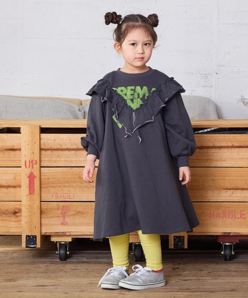 BIG FIELD（ビッグフィールド）の「裏毛Vフリルワンピース（ワンピース・キッズ・チャコール/イエロー/ラベンダー・90/100/110/120/130/140/150）」の7枚目の写真