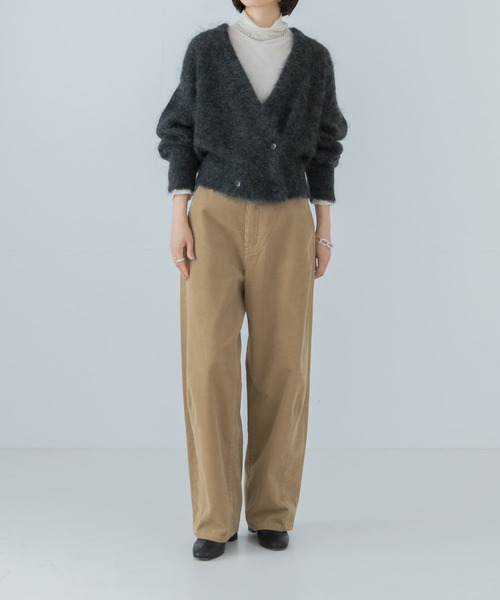 URBAN RESEARCH(アーバンリサーチ)の「コーデュロイカーブパンツ(その他パンツ・レディース・チャコールグレー/アイボリー/ベージュ・36/38/40)」の22枚目の写真