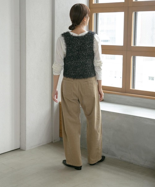 URBAN RESEARCH(アーバンリサーチ)の「コーデュロイカーブパンツ(その他パンツ・レディース・チャコールグレー/アイボリー/ベージュ・36/38/40)」の19枚目の写真