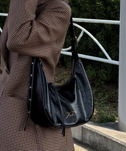 INTER FACTORY(インターファクトリー)の「吉田南歩 - "Teto"ワッシャーショルダーバッグ made in INTERFACTORY(ショルダーバッグ・レディース・ベージュ/ブラック/シルバー・FREE)」の2枚目の写真