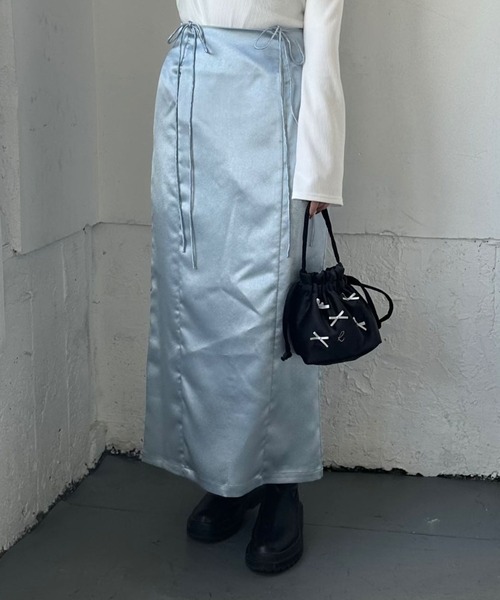 hugi(ハギ)の「VELOR RIBBON BAG/ベロリボン巾着バッグ(ハンドバッグ・レディース・ホワイト・FREE)」の3枚目の写真