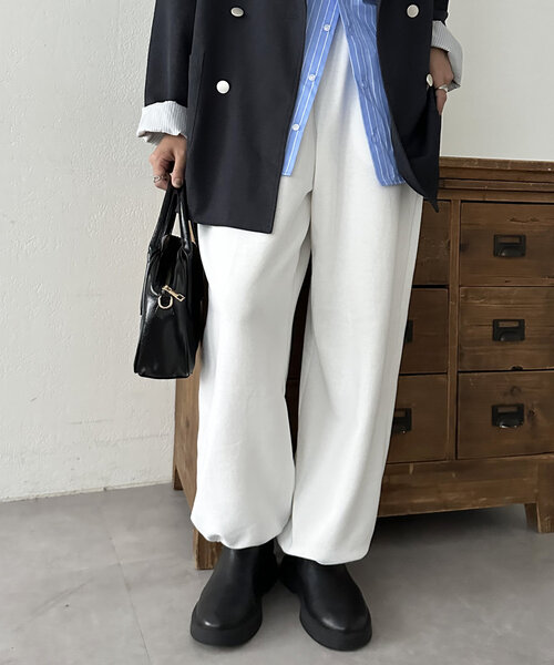 DISCOAT（ディスコート）の「【ユニセックス】ワンポイント刺繍ワイドスウェットパンツ（その他パンツ・レディース・オフホワイト/ライトグレー/ネイビー・MEDIUM/LARGE）」の2枚目の写真