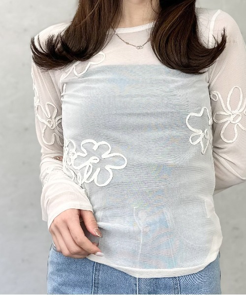 Per sist ence(パーシエンス)の「シアーフラワーコード刺繍プルオーバー(Tシャツ/カットソー・レディース・アイボリー/チャコールグレー/ブラック・FREE)」の7枚目の写真