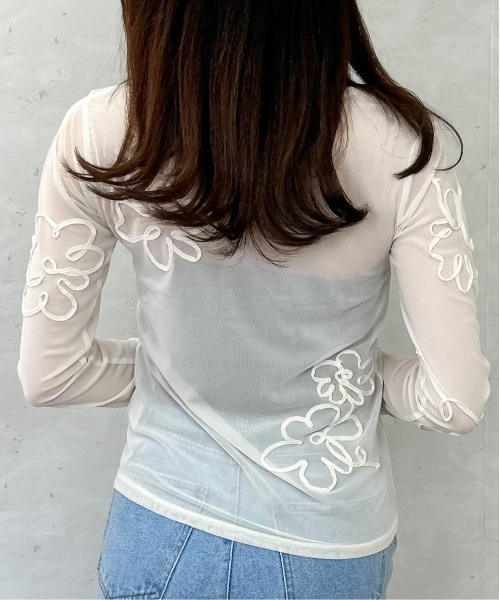 Per sist ence(パーシエンス)の「シアーフラワーコード刺繍プルオーバー(Tシャツ/カットソー・レディース・アイボリー/チャコールグレー/ブラック・FREE)」の10枚目の写真