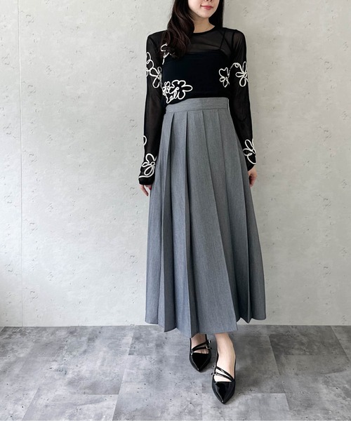 Per sist ence(パーシエンス)の「シアーフラワーコード刺繍プルオーバー(Tシャツ/カットソー・レディース・アイボリー/チャコールグレー/ブラック・FREE)」の15枚目の写真