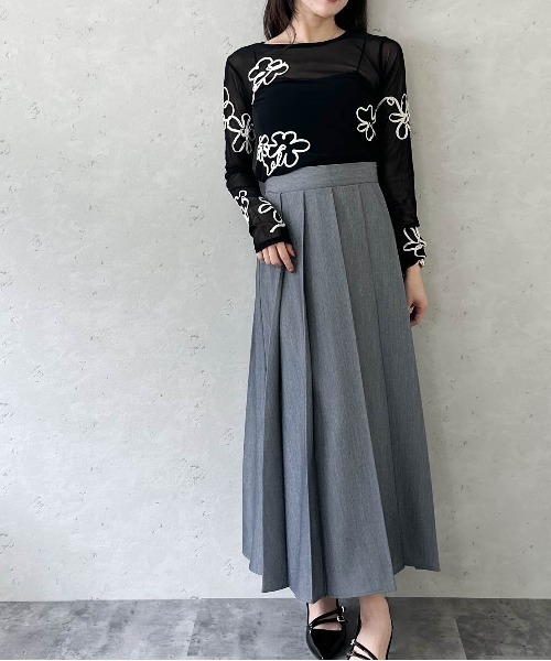 Per sist ence(パーシエンス)の「シアーフラワーコード刺繍プルオーバー(Tシャツ/カットソー・レディース・アイボリー/チャコールグレー/ブラック・FREE)」の17枚目の写真
